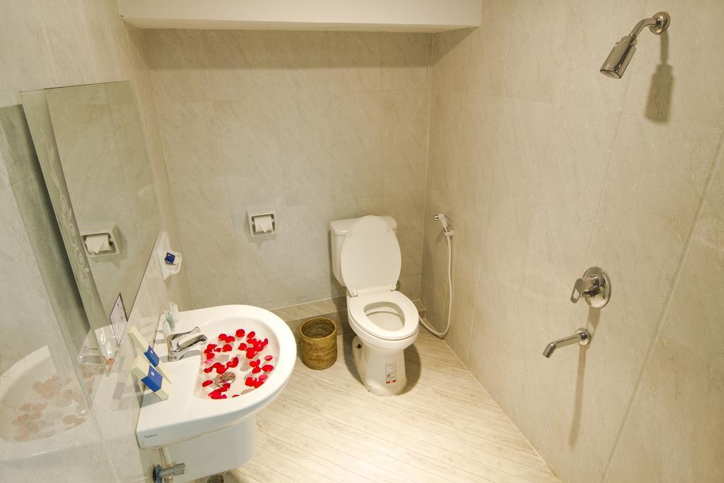 Shwe Htee Guest House Yangon Exterior foto